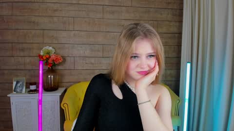 SelinSwarovski online show from 02.04.25