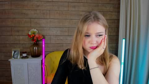 SelinSwarovski online show from 02.04.25