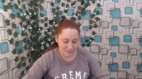 Snapshot of sellavix chatting on 12.27.24 Sellavix online show from 12.27.24