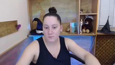 Snapshot of sellavix chatting on 10.24.25 Sellavix online show from 10.24.25