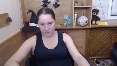 Snapshot of sellavix chatting on 11.24.25 Sellavix online show from 11.24.25