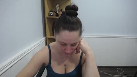 Snapshot of sellavix chatting on 12.02.25 Sellavix online show from 12.02.25