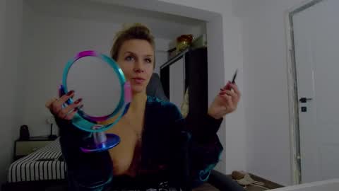 Snapshot of sellena_angel chatting on 11.29.25 sellena_angel online show from 11.29.25