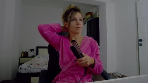 Snapshot of sellena_angel chatting on 12.04.25 sellena_angel online show from 12.04.25