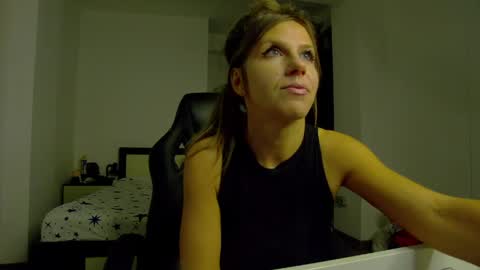 Snapshot of sellena_angel chatting on 05.22.26 sellena_angel online show from 05.22.26