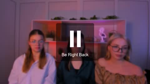 Snapshot of sendi_cais chatting on 10.18.25 Sendi online show from 10.18.25