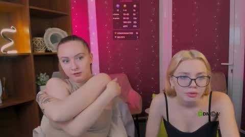 Snapshot of sendi_cais chatting on 11.10.25 Sendi online show from 11.10.25