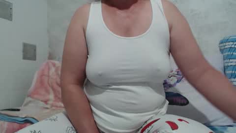 Snapshot of seniorita333 chatting on 09.29.25 Lenna online show from 09.29.25