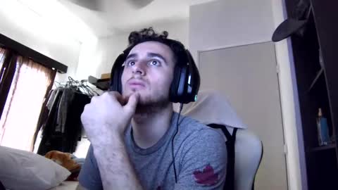 Snapshot of senitzzu chatting on 02.01.25 PAJACONTROL online show from 02.01.25