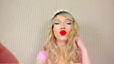 Mia online show from 02.28.25