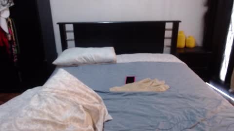 Snapshot of sensual_natalie chatting on 10.17.25 sensual_natalie online show from 10.17.25