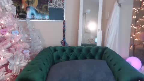 Snapshot of sensual_paradise_ chatting on 02.02.25 V online show from 02.02.25