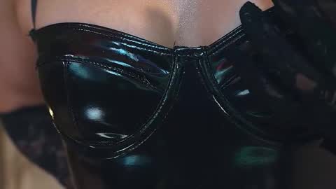 Maria- OF sensual bee online show from 10.11.25