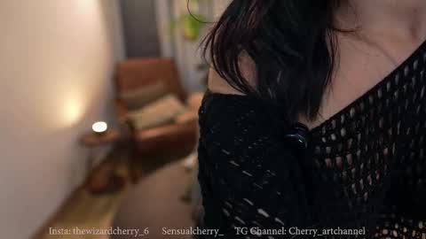 Maria- OF sensual bee online show from 03.11.26