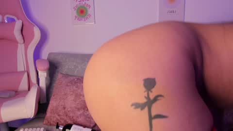 Snapshot of sensualhaven_ chatting on 01.02.25 sensualhaven_ online show from 01.02.25