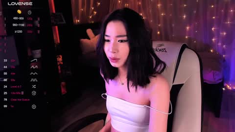 Snapshot of sensualily chatting on 12.15.24 Kiki online show from 12.15.24