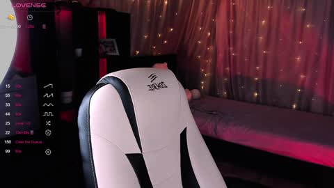 Snapshot of sensualily chatting on 02.08.25 Kiki online show from 02.08.25