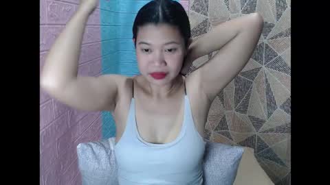 Snapshot of sensuouslips chatting on 09.17.25 SensuousLips online show from 09.17.25