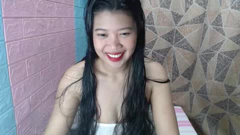 Snapshot of sensuouslips chatting on 11.24.25 SensuousLips online show from 11.24.25