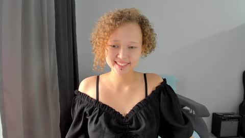 Snapshot of senya_sol chatting on 02.27.26 senya_sol online show from 02.27.26