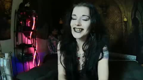 Snapshot of seraphinmunster chatting on 11.13.25 Seraphin Munster online show from 11.13.25