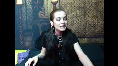 Snapshot of seraphinmunster chatting on 06.25.26 Seraphin Munster online show from 06.25.26