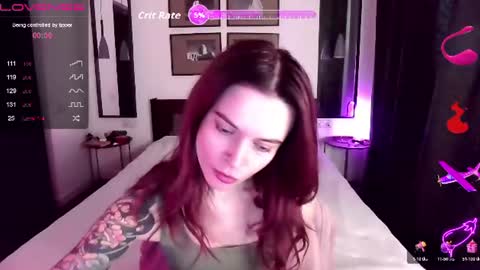 Snapshot of serenamilss chatting on 07.28.26 serenamilss online show from 07.28.26