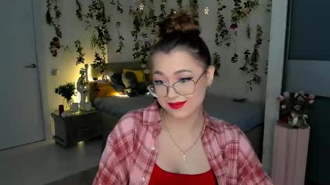 Snapshot of sereneflame chatting on 04.21.26 Ophelia online show from 04.21.26