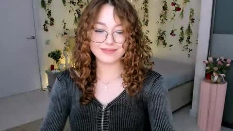 Snapshot of sereneflame chatting on 04.29.26 Ophelia online show from 04.29.26