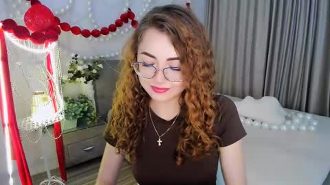 Snapshot of sereneflame chatting on 05.26.26 Ophelia online show from 05.26.26