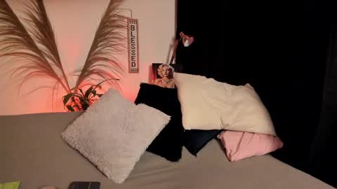 Snapshot of serenity_day chatting on 10.09.25 Serenity online show from 10.09.25