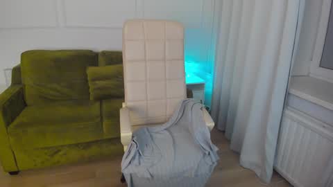 Snapshot of sereta_fin chatting on 12.10.24 Hey Guys and Girls non-binary personalities Im Sereta online show from 12.10.24