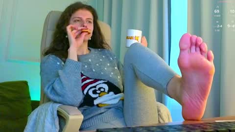 Snapshot of sereta_fin chatting on 12.14.24 Hey Guys and Girls non-binary personalities Im Sereta online show from 12.14.24