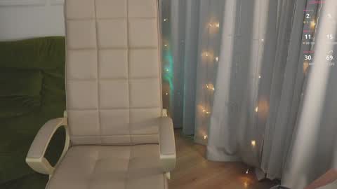 Snapshot of sereta_fin chatting on 12.19.24 Hey Guys and Girls non-binary personalities Im Sereta online show from 12.19.24