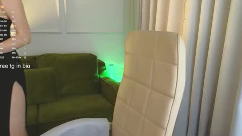 Snapshot of sereta_fin chatting on 03.09.25 Hey Guys and Girls non-binary personalities Im Sereta online show from 03.09.25