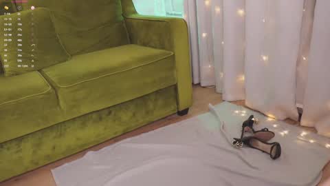 Snapshot of sereta_fin chatting on 03.09.25 Hey Guys and Girls non-binary personalities Im Sereta online show from 03.09.25