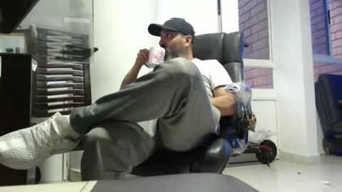 hetero serio discreto online show from 03.16.26