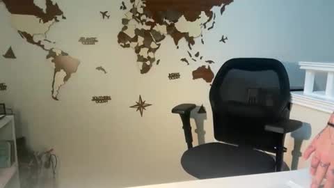 Snapshot of servegoddesszara chatting on 11.19.25 servegoddesszara online show from 11.19.25