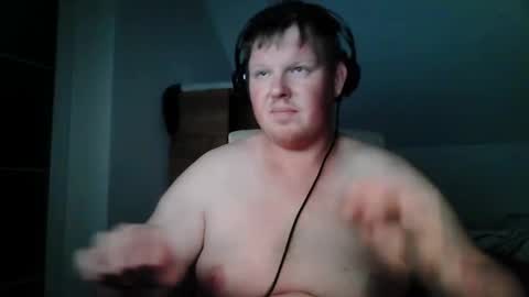 Snapshot of setcuna chatting on 11.25.25 setcuna online show from 11.25.25