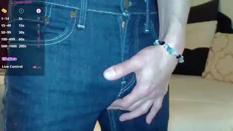 Snapshot of sexdrugscoffee chatting on 12.15.24 Alex online show from 12.15.24