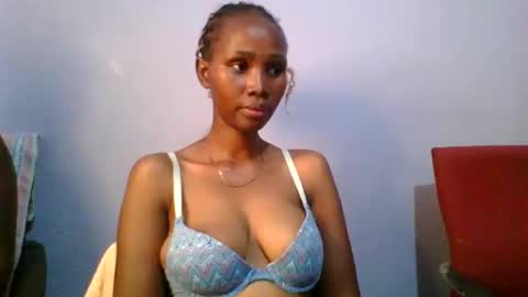 Snapshot of sexie_love chatting on 03.01.25 Nancy online show from 03.01.25