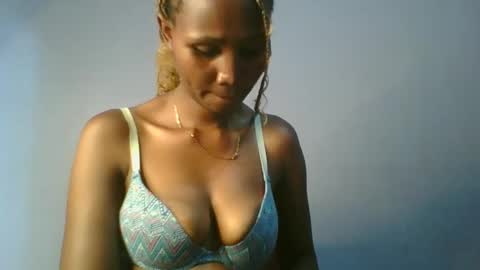 Snapshot of sexie_love chatting on 03.11.25 Nancy online show from 03.11.25