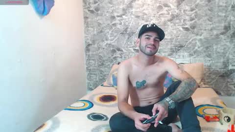 Snapshot of sexincompany chatting on 10.03.25 monserat y thony online show from 10.03.25