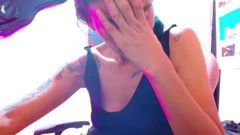 Snapshot of sexmilkdirty chatting on 12.06.24 sexmilkdirty online show from 12.06.24