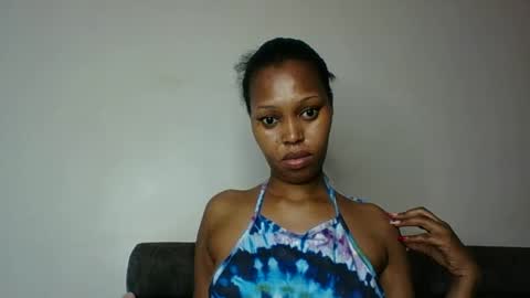 Snapshot of sexttiana_ebony chatting on 09.30.25 sexttiana_ebony online show from 09.30.25