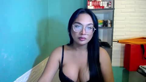 sexuallyattractive_mae online show from 05.21.26