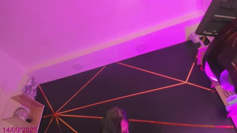 Tifanny Benitez  online show from 09.14.25