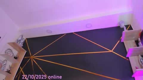 Tifanny Benitez  online show from 10.22.25