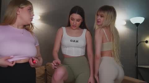 Hannah Monica Annie Andrea Eva Lina online show from 03.06.25