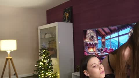 Hannah Monica Annie Andrea Eva Lina online show from 12.15.25